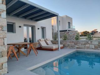 Thea Syros - 9
