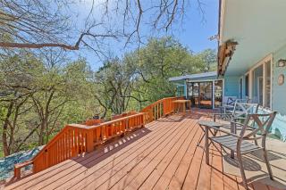 Balconies Retreat w Private Pool Near Parks & DT - 8