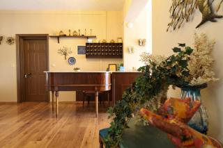 G. Kiapekou - 7