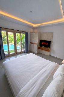 Luxury 2BR Villa with Private Pool, Quiet Canggu - 4