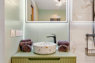 appartement village naturiste port ambonne - 1