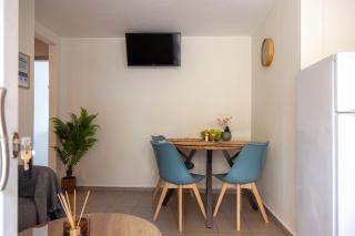 Anemelo Cosy Suite 5 Minutes Walk From The Beach - 7