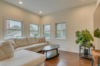 Steps to Lake & Beach! Multi-Level Oakland Haven - 6