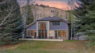 Chalet Fairway - 0