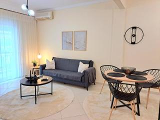 Cozy City Center Apartment - 6