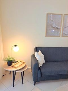 Cozy City Center Apartment - 4