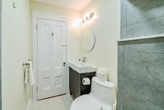 Beacon Hill Charm - 4