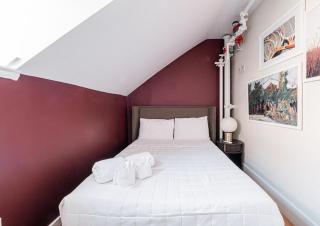 Beacon Hill Charm - 1