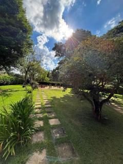 Casa de campo en Itatiba: Al lado de Doda Training y Greenhouse Hall - 5