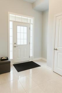 New 4BR25Bath Stay Close to Key Transit Links - 6