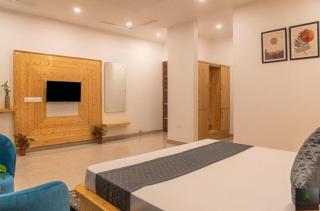 The Countryside Regency I Vacations I Conference I MICE I Family Events I Open Air Terrace I Sky Bonfire I Wooden Rooms With Pvt Balconies I Kufri by Exotic Stays - 1
