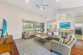 Pet-friendly home with pool, spa and steps to beach - 5