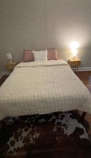 Modern Ranch Retreat -Bookings NA- Sleeps 8 - 8