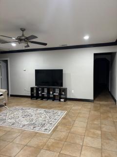 Modern Ranch Retreat -Bookings NA- Sleeps 8 - 1