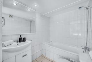 Holanda Urban Apartment 2BR steps to Costanera - 8