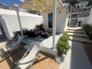 Marina Seaside Suites - 8