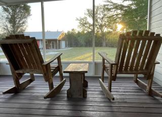 Quiet North Florida charm awaits - 8