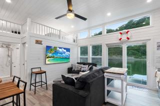Summer Getaway Floating Home on Lake Cumberland - 8