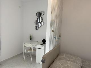 Sasha Collection, Quiet Comfort, Free Parking - 1