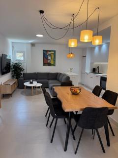 Picasso Apartment - 1