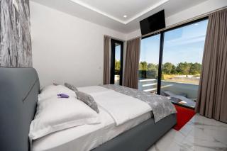 Seaside Stone House - 4