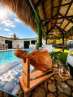 Tropical Luxe Escape - 9