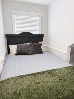 Peach Door Cottage - 8