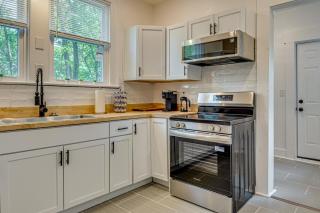 4 Mi to Dtwn! 5,180-Sq-Ft Escape in Indianapolis - 1