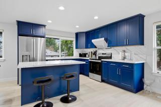 Designer 3BR Home 18 Min to Airport - 2