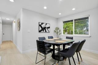 Designer 3BR Home 18 Min to Airport - 8