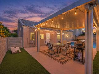 ψ Desert Nights, a heated pool and spa retreat, 15 Minutes to Las Vegas Strip - 9