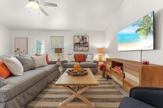 Beach Condo Steps to Sand - Fully Renovated and Pool - 8