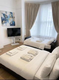 Room 5 minute walk from Herne Bay beach - 1