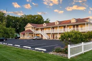 At 9 Motel Near Freehold I-195 - 7