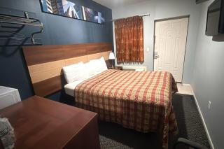 At 9 Motel Near Freehold I-195 - 1