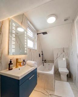 Dippen Hall Countryside Escape - Near Gatwick Airport - 1