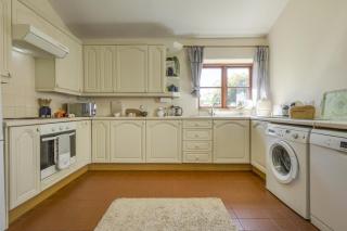 4 Bed in West Somerton oc-273 - 1