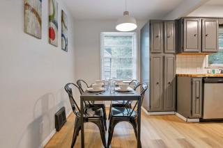 The Northern Light - 3 BR 2 full bath - 6