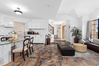 4BR Villa with Pool and Garden - Daisy Hill - 0