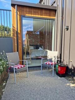 Modern Wanaka Escape with Mezzanine Loft - 7