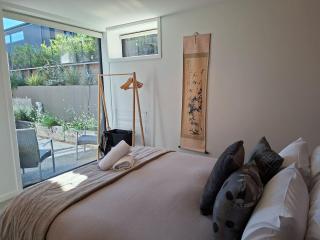 Modern Wanaka Escape with Mezzanine Loft - 5