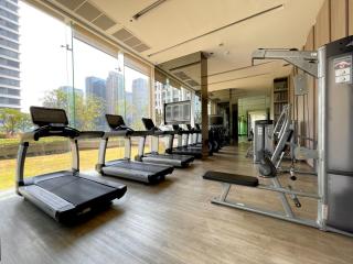Near BTS l Workspace l Pool and Sauna - 6