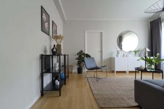 Modern 1BR Apartment with Balcony 20min to City - 9