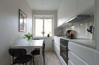 Modern 1BR Apartment with Balcony 20min to City - 2