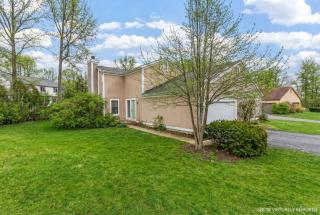 Modern 2BR Duplex in Gahanna Near Easton Airpor - 8