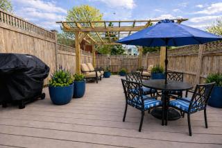 *NEW* Harbor-View West End Condo, Balcony, Parking - 5