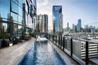Luxury Sky High stay with Bay and Lake Views - 1