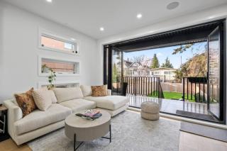 Elegant 3BD Luxury Home w Outdoor Lounge - 7