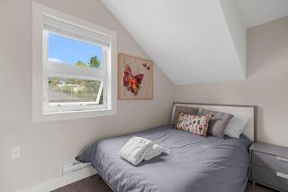 Modern 3BR Lane House Vancouver - 9
