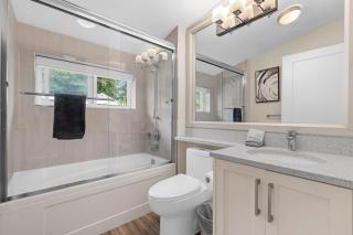Modern 3BR Lane House Vancouver - 6